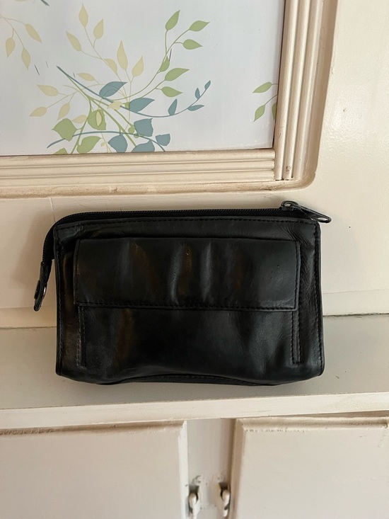 Handbags - Black Leather Zip Wallet Pouch